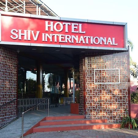 Hotel Shiv International Bhachau Экстерьер фото