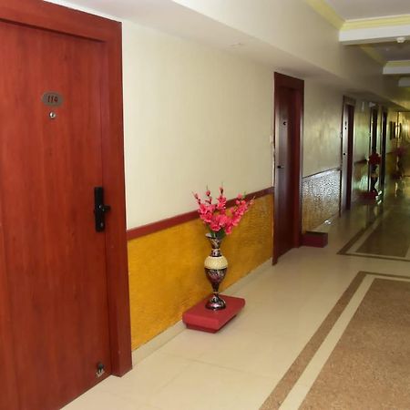 Hotel Shiv International Bhachau Экстерьер фото