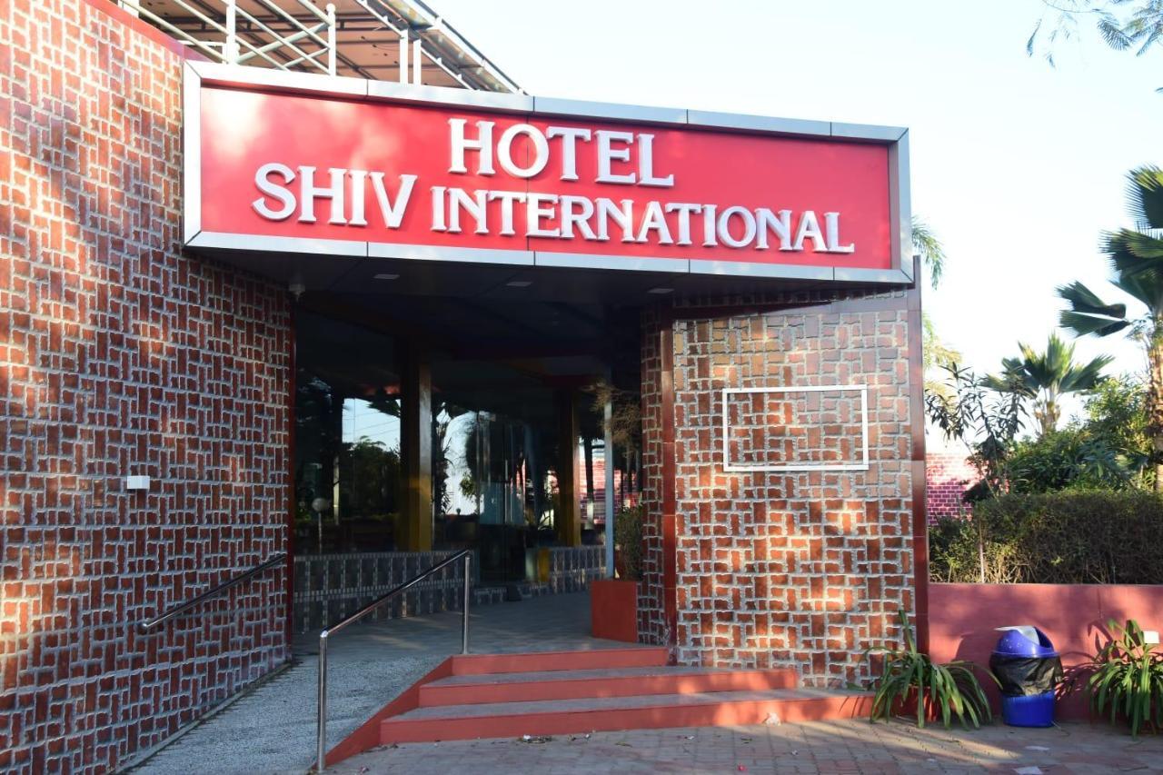 Hotel Shiv International Bhachau Экстерьер фото