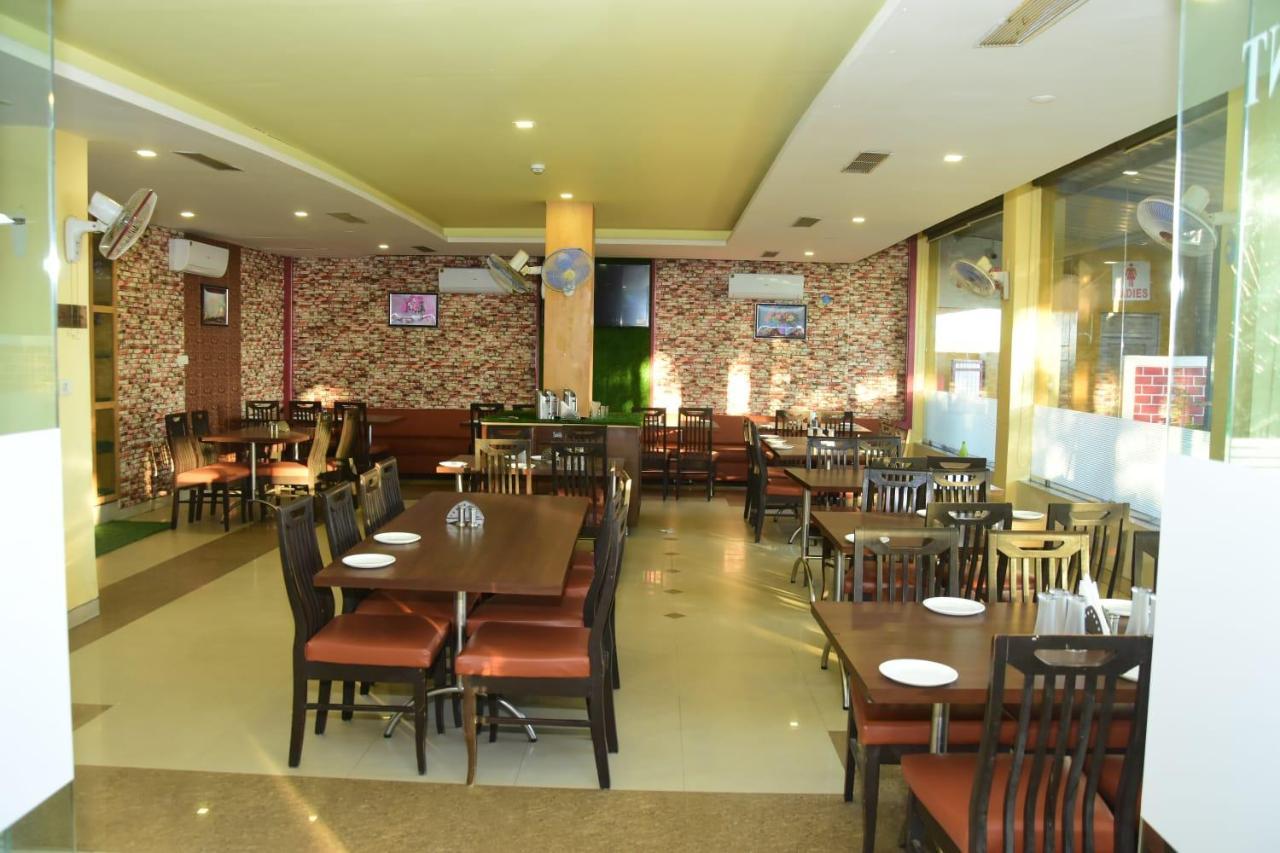 Hotel Shiv International Bhachau Экстерьер фото