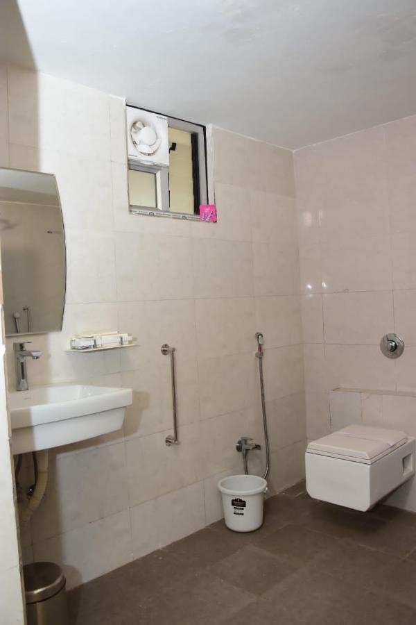 Hotel Shiv International Bhachau Экстерьер фото