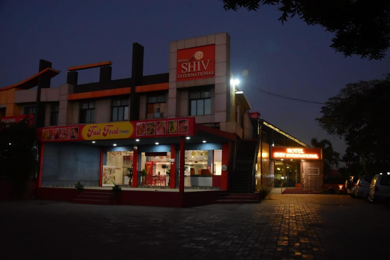 Hotel Shiv International Bhachau Экстерьер фото