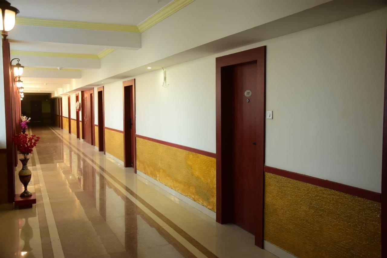 Hotel Shiv International Bhachau Экстерьер фото
